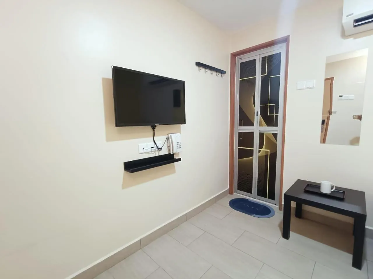 Capital O 90897 Island City Hotel George Town
