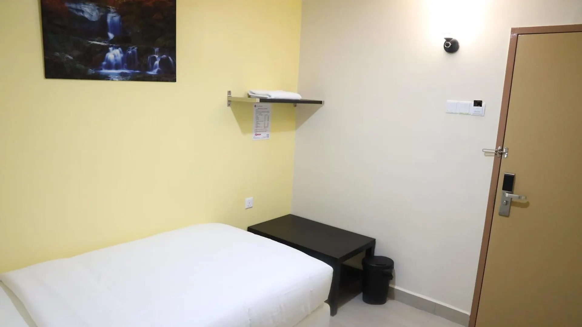 Capital O 90897 Island City Hotel George Town