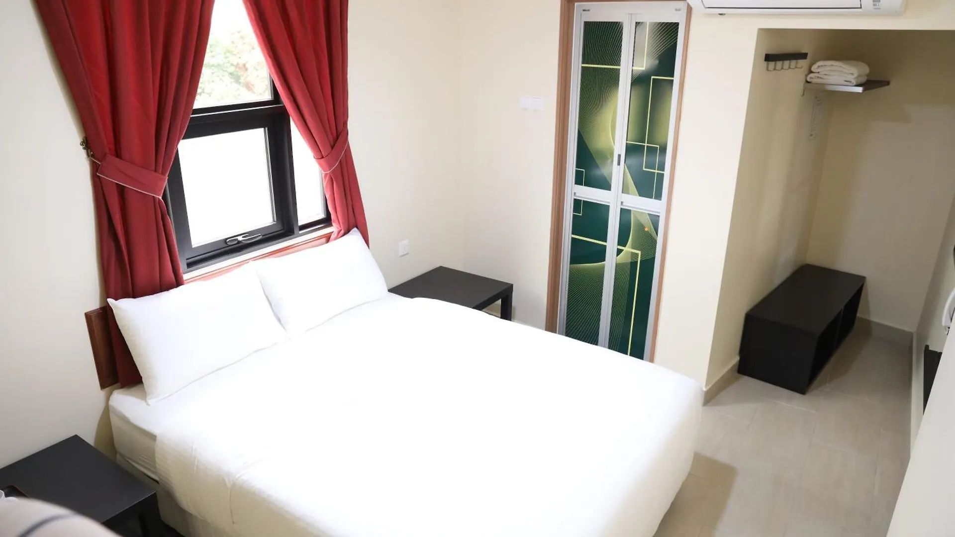 Capital O 90897 Island City Hotel George Town