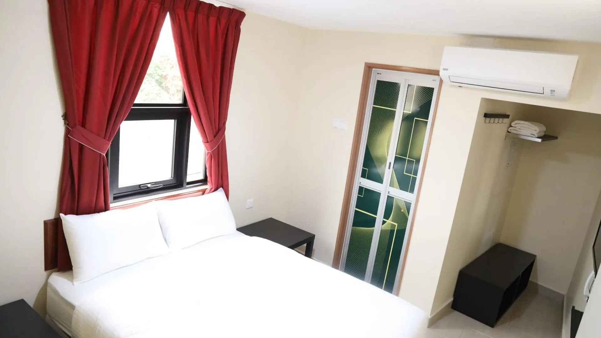 Capital O 90897 Island City Hotel George Town