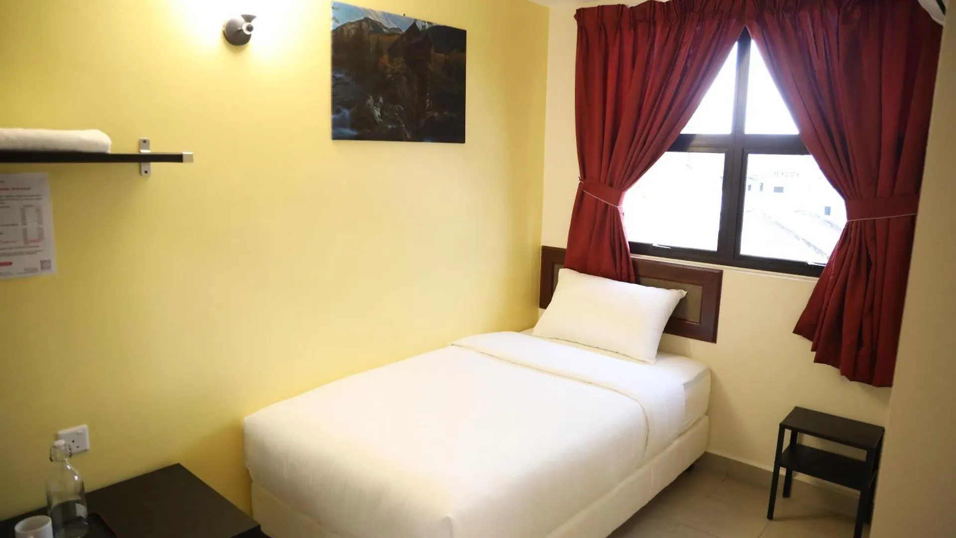 Capital O 90897 Island City Hotel George Town