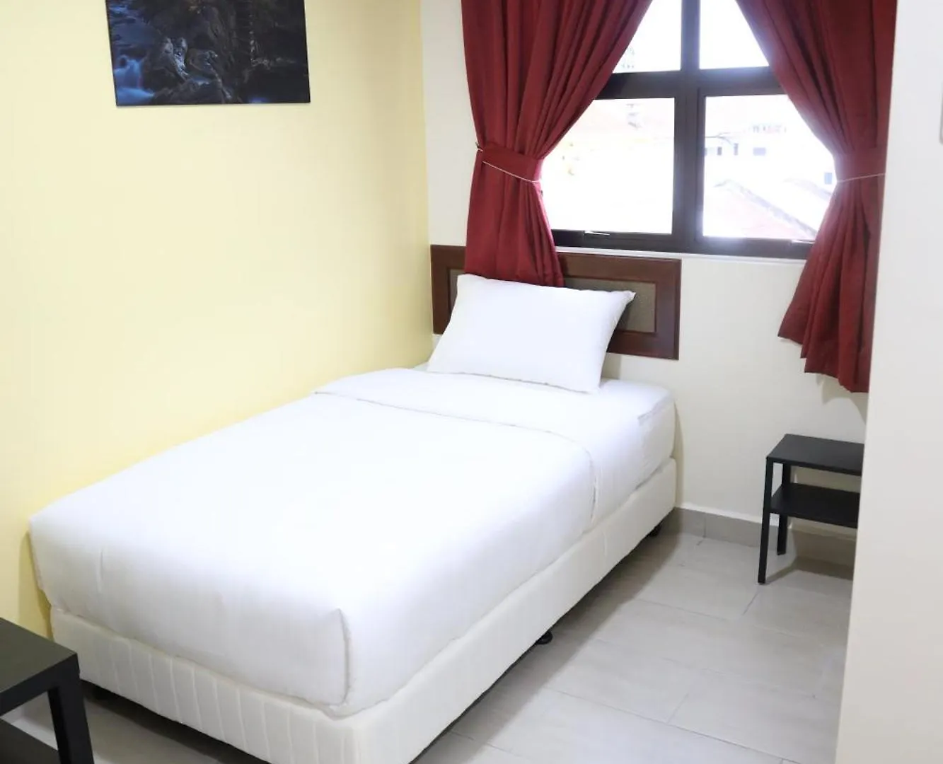 Capital O 90897 Island City Hotel George Town