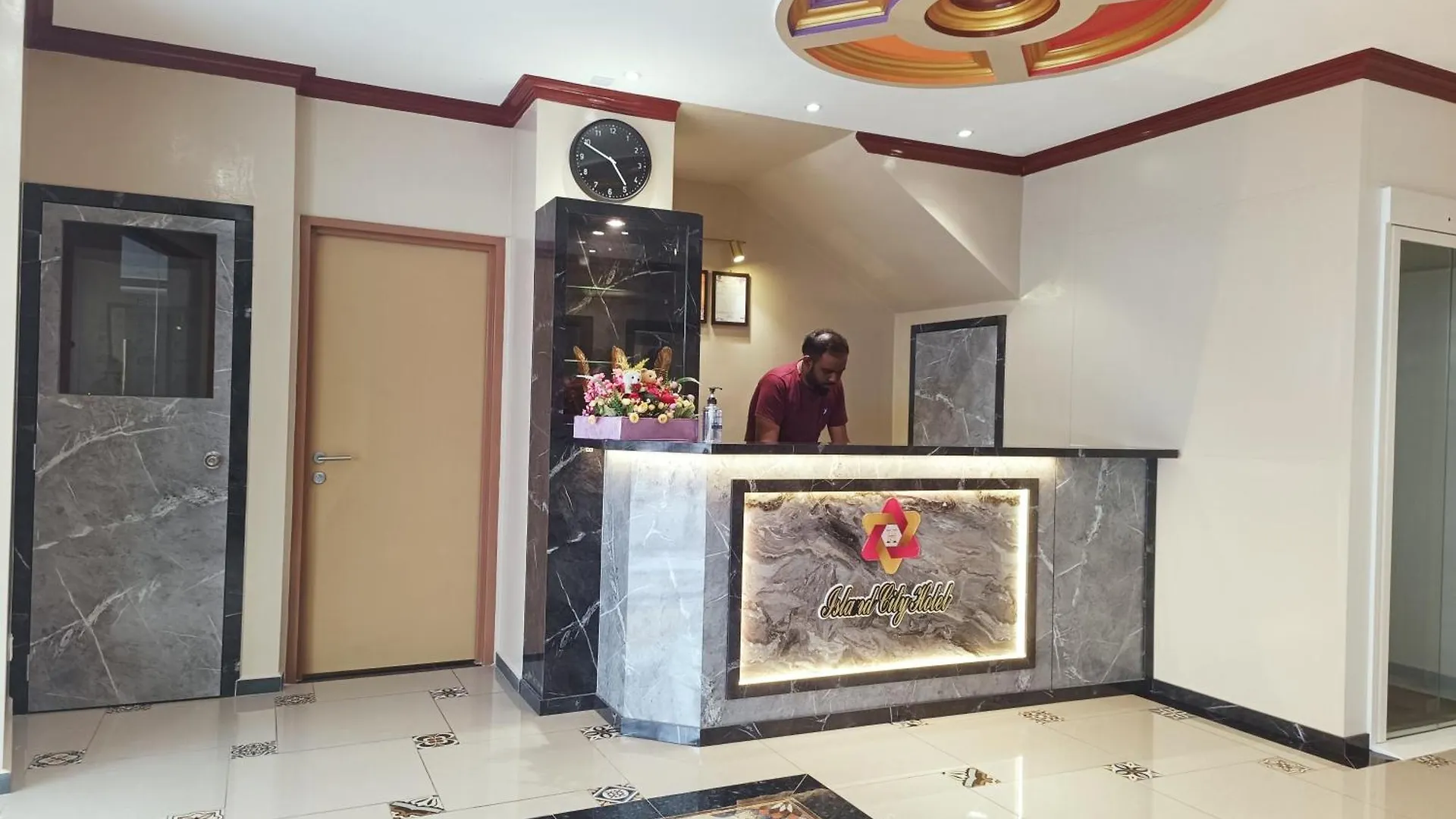 Capital O 90897 Island City Hotel George Town