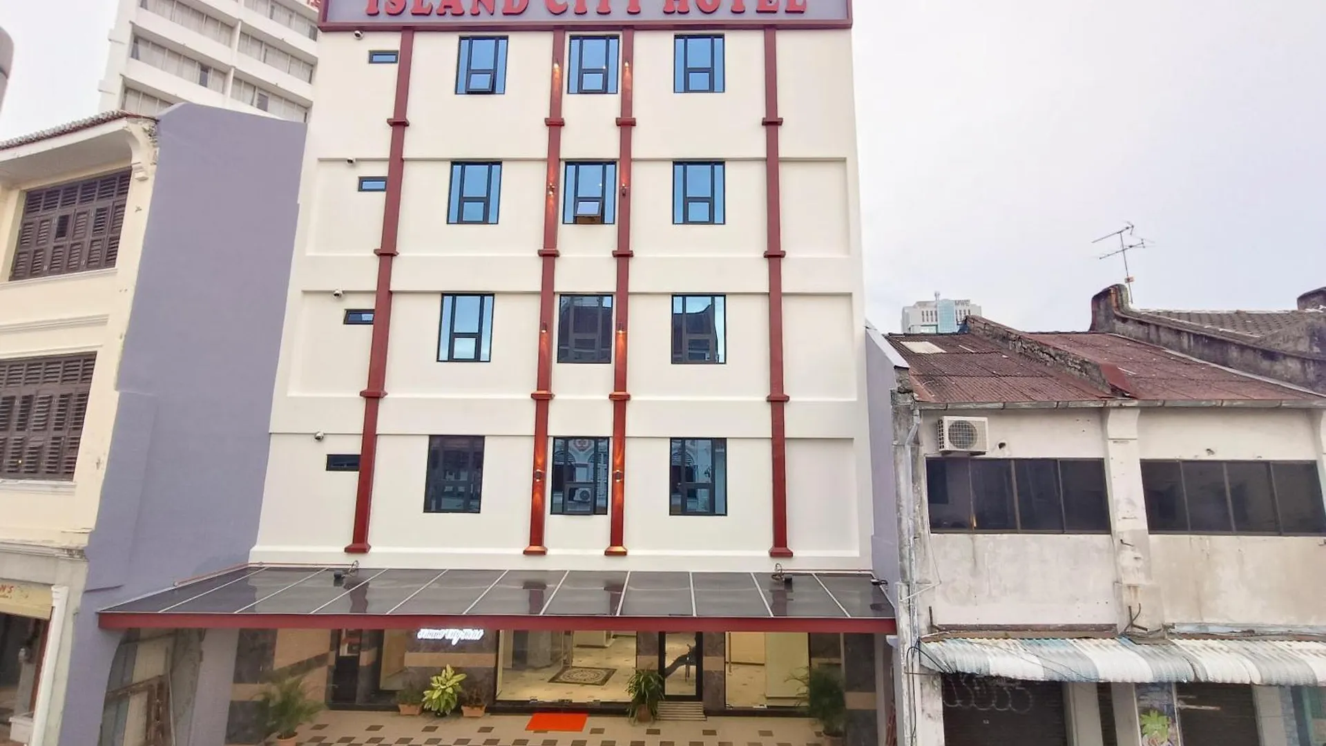 Capital O 90897 Island City Hotel George Town