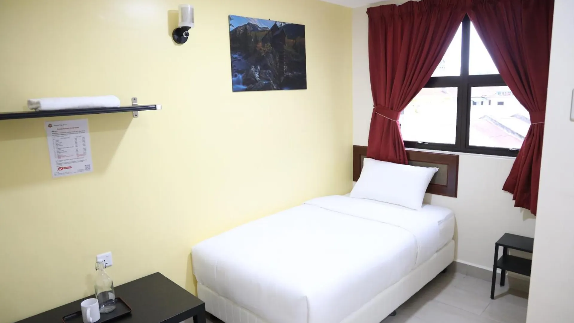 Capital O 90897 Island City Hotel George Town