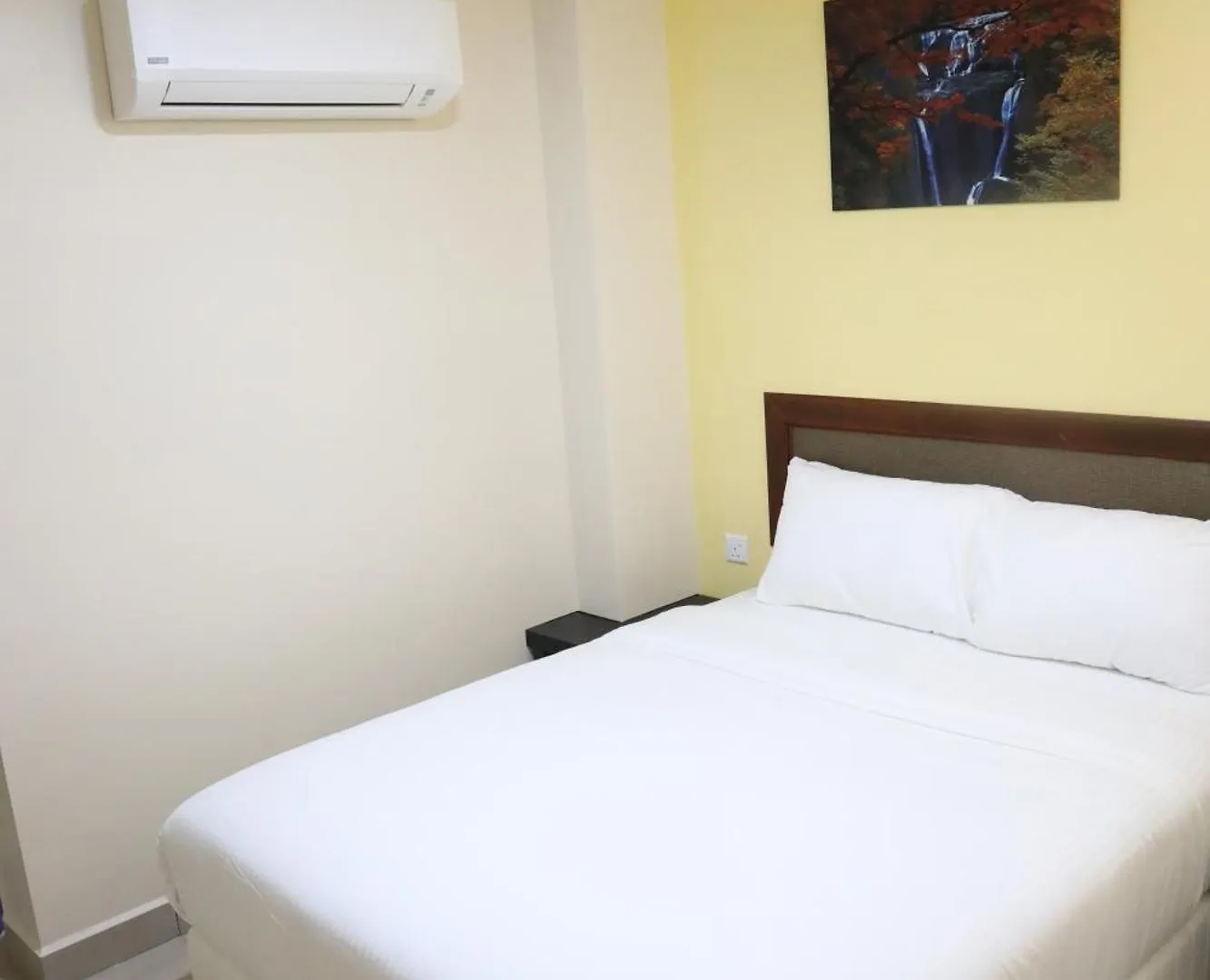 Capital O 90897 Island City Hotel George Town