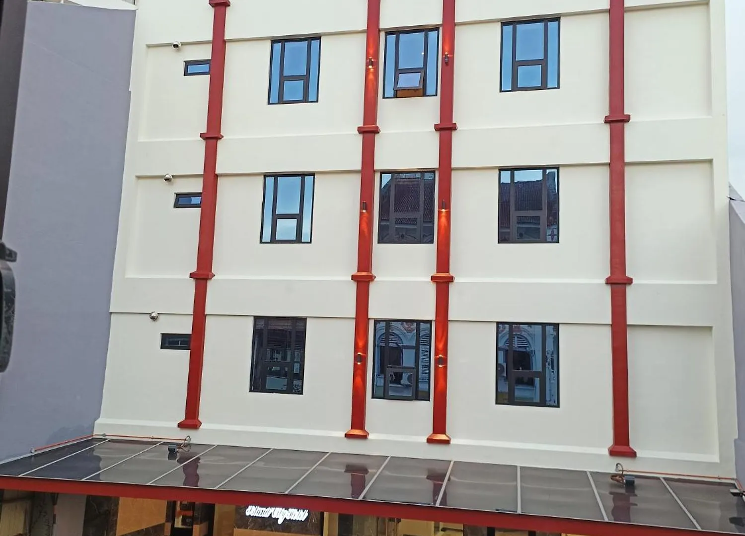Capital O 90897 Island City Hotel George Town