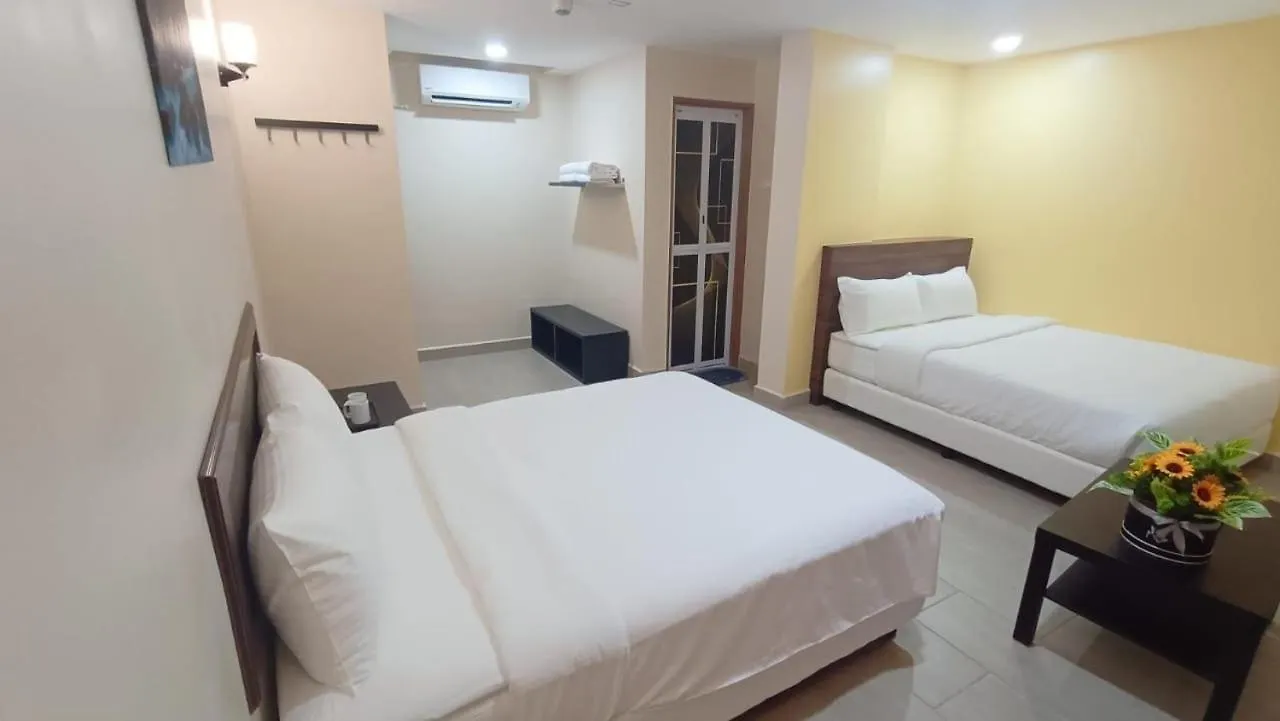 Capital O 90897 Island City Hotel George Town