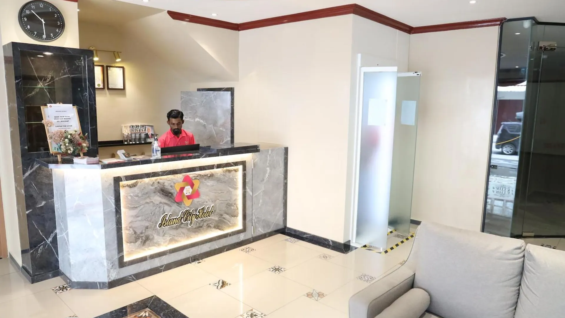 Capital O 90897 Island City Hotel George Town