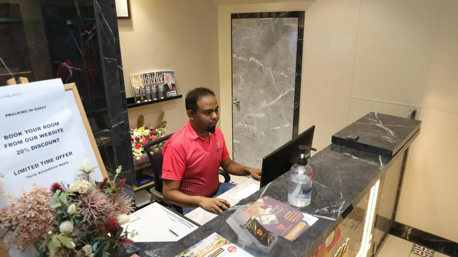Capital O 90897 Island City Hotel George Town