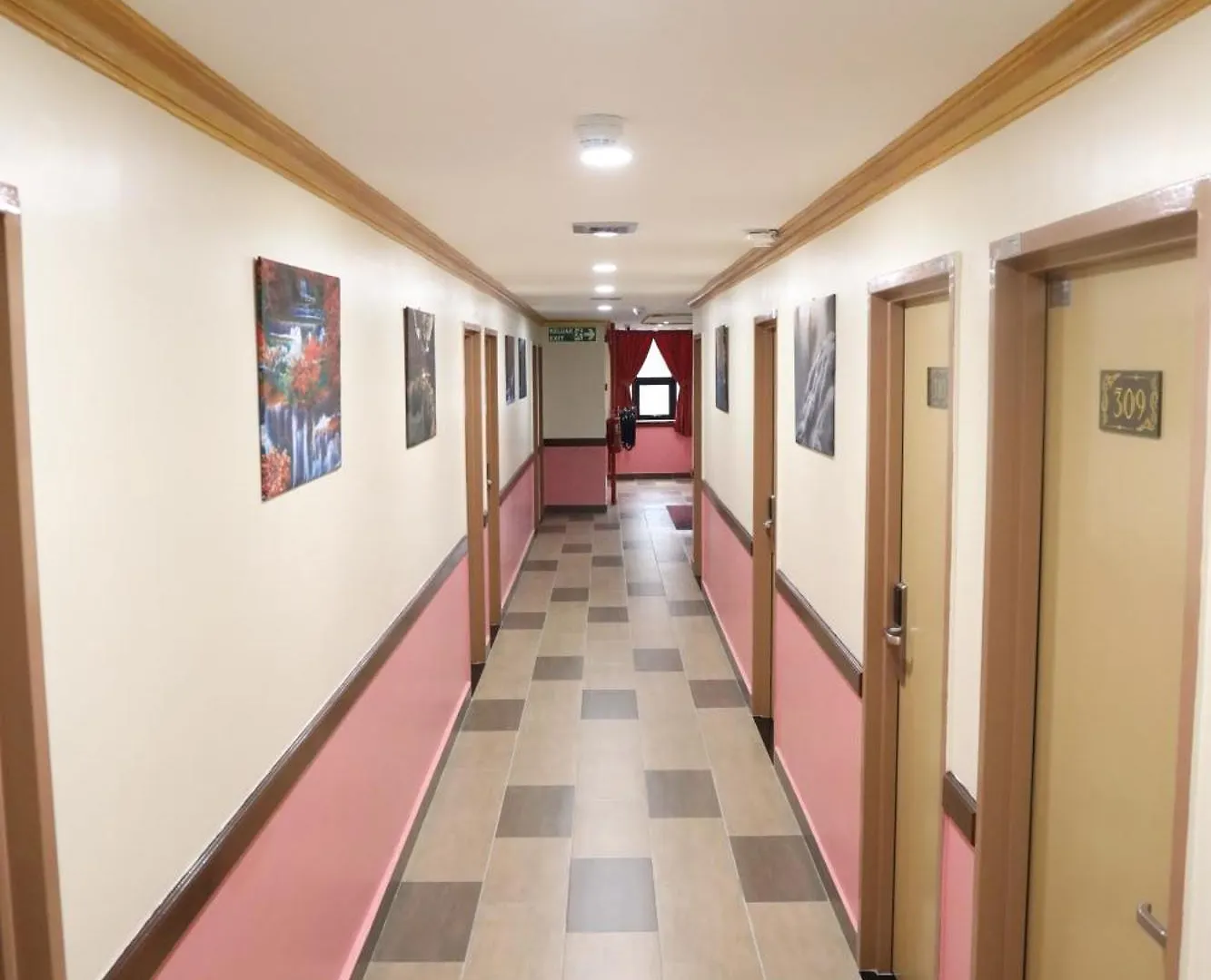 Capital O 90897 Island City Hotel George Town